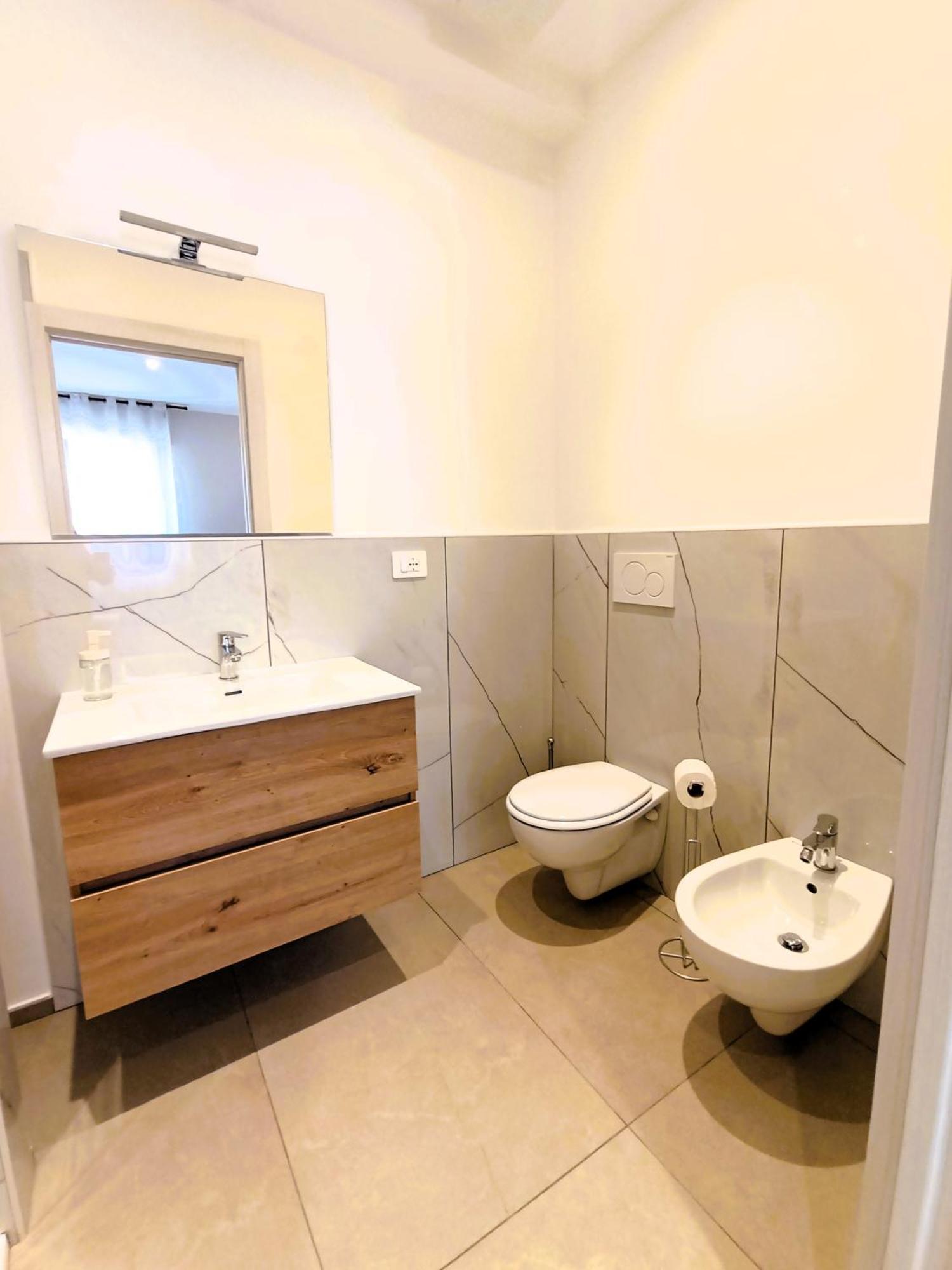 Mile Rooms Bari Esterno foto