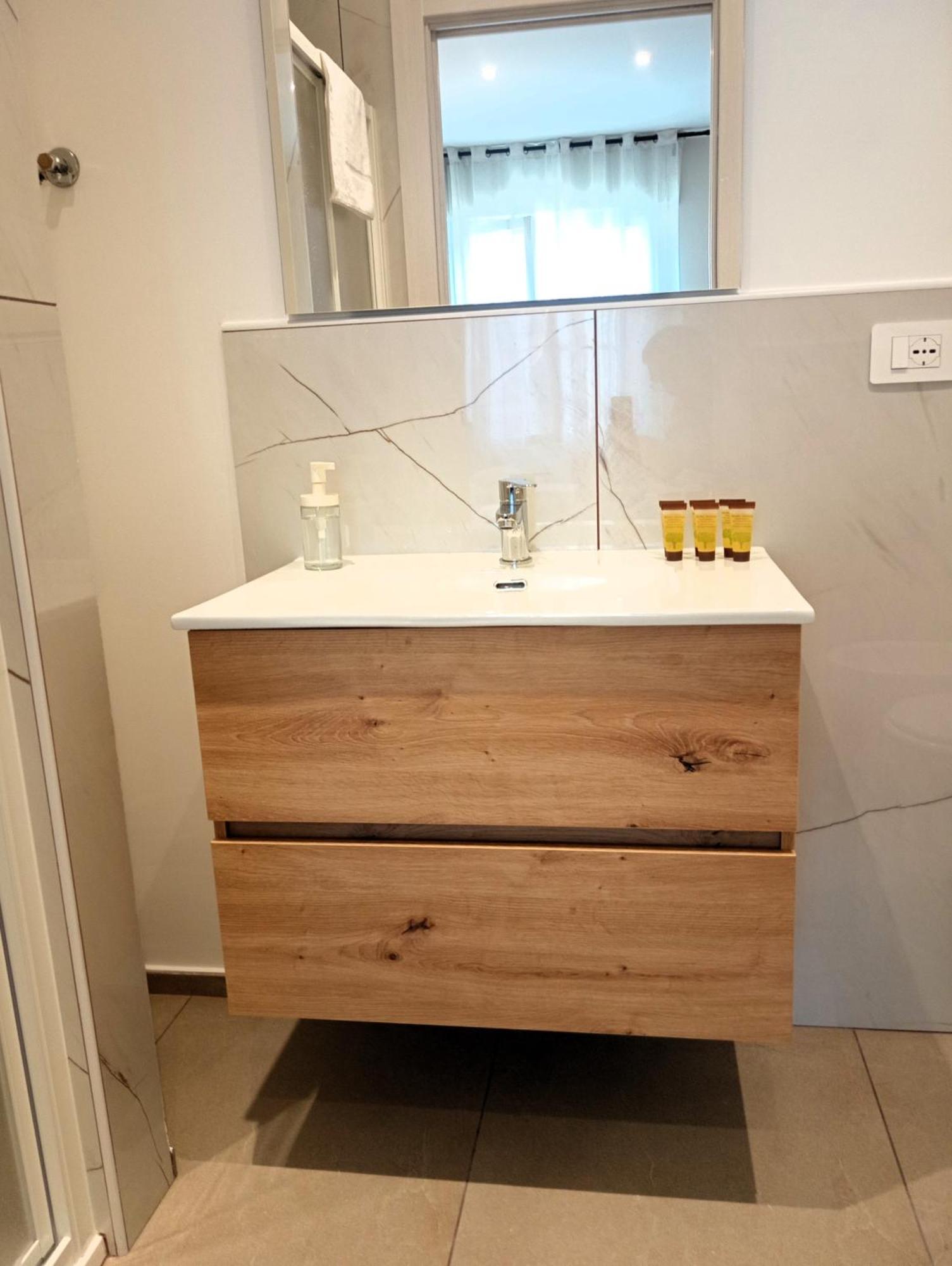 Mile Rooms Bari Esterno foto
