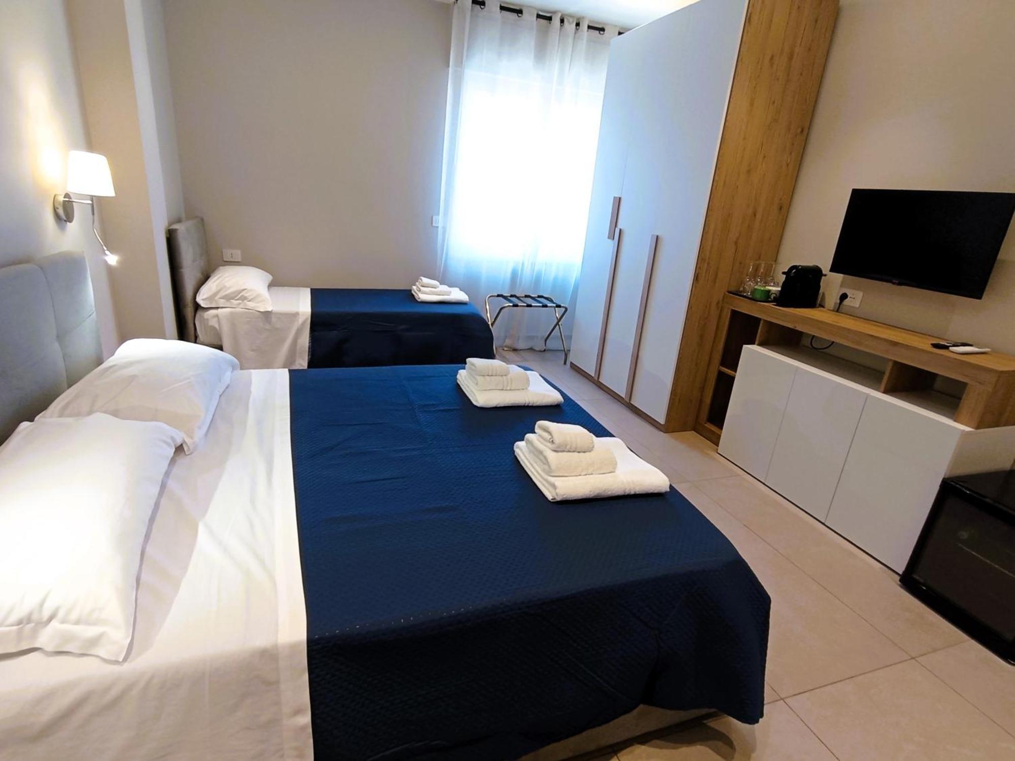 Mile Rooms Bari Esterno foto