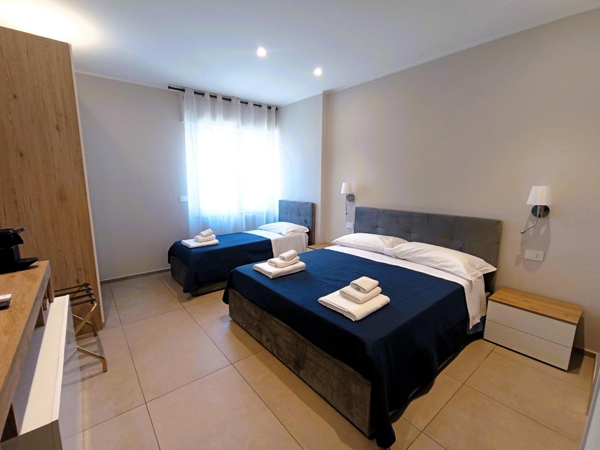 Mile Rooms Bari Esterno foto
